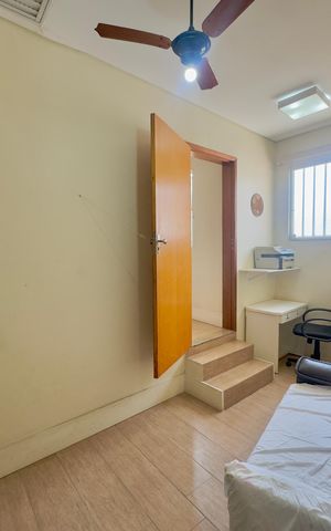 Casa à venda com 280m², 5 quartos e 2 vagas Casa à venda com 280m², 5 quartos e 2 vagasQuarto 5