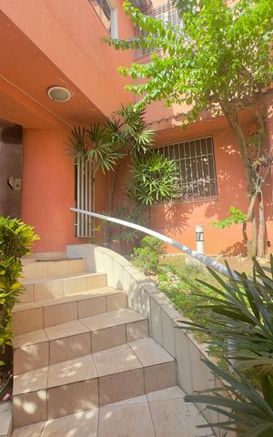 Casa à venda com 280m², 5 quartos e 2 vagas Casa à venda com 280m², 5 quartos e 2 vagasHall entrada