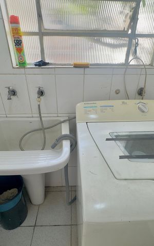Casa à venda com 280m², 5 quartos e 2 vagas Casa à venda com 280m², 5 quartos e 2 vagasÁrea de Serviço