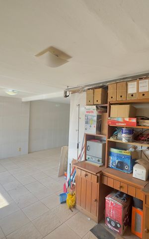 Casa à venda com 280m², 5 quartos e 2 vagas Casa à venda com 280m², 5 quartos e 2 vagasGaragem