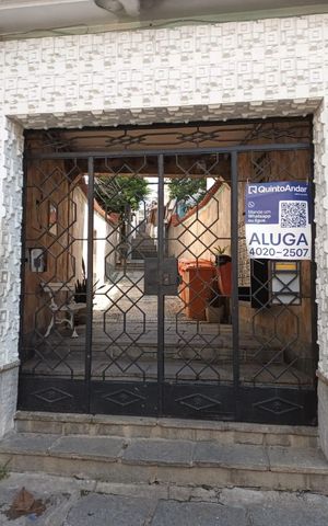 Casa de condomínio para alugar com 105m², 3 quartos e sem vaga Casa de condomínio para alugar com 105m², 3 quartos e sem vagaFachada