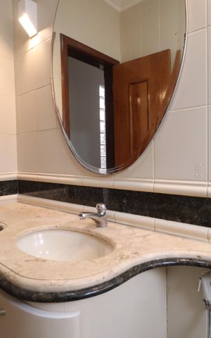 Casa para alugar com 216m², 4 quartos e 2 vagasBanheiro Social