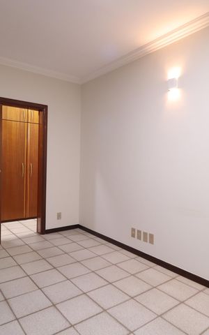 Casa para alugar com 216m², 4 quartos e 2 vagasQuarto 4 - Suíte
