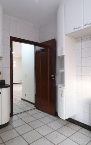 Casa para alugar com 216m², 4 quartos e 2 vagasCozinha