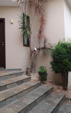 Casa para alugar com 216m², 4 quartos e 2 vagasHall de entrada
