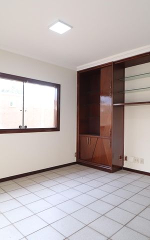 Casa para alugar com 216m², 4 quartos e 2 vagasSala 2