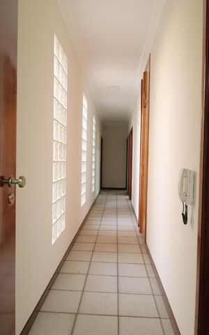 Casa para alugar com 216m², 4 quartos e 2 vagasCorredor