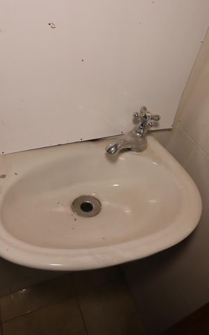 Apartamento para alugar com 90m², 3 quartos e 2 vagasBanheiro de Serviço - Pia