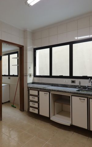 Apartamento para alugar com 90m², 3 quartos e 2 vagasCozinha