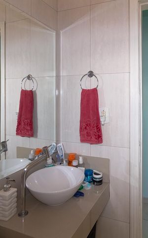 Casa à venda com 120m², 3 quartos e 2 vagas Casa à venda com 120m², 3 quartos e 2 vagasBanheiro 2