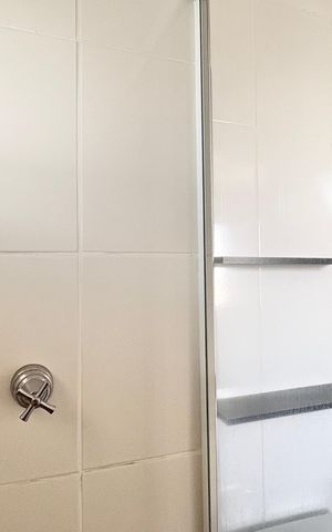 Apartamento para alugar com 82m², 2 quartos e 1 vaga Apartamento para alugar com 82m², 2 quartos e 1 vagaBanheiro da Suíte