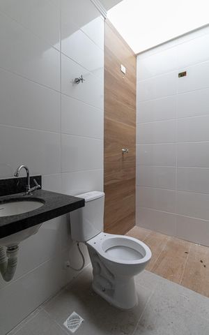 Casa à venda com 73m², 2 quartos e 1 vaga Casa à venda com 73m², 2 quartos e 1 vagaBanheiro Suíte 2
