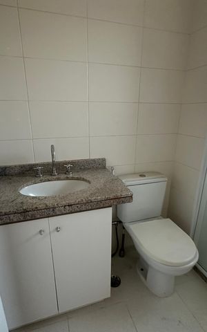 Apartamento à venda com 107m², 3 quartos e 2 vagas Apartamento à venda com 107m², 3 quartos e 2 vagasBanheiro da Suíte