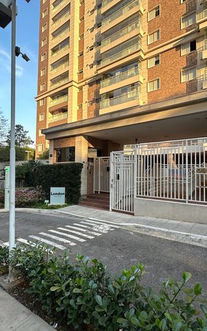 Apartamento à venda com 107m², 3 quartos e 2 vagas Apartamento à venda com 107m², 3 quartos e 2 vagasFachada e portaria