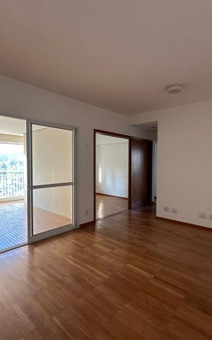 Apartamento à venda com 107m², 3 quartos e 2 vagas Apartamento à venda com 107m², 3 quartos e 2 vagasSala