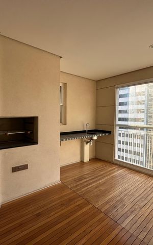 Apartamento à venda com 107m², 3 quartos e 2 vagas Apartamento à venda com 107m², 3 quartos e 2 vagasVaranda da Sala
