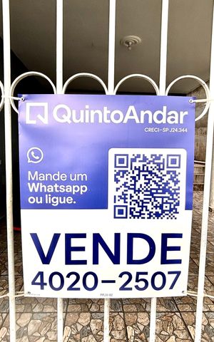 Casa à venda com 130m², 5 quartos e 2 vagas Casa à venda com 130m², 5 quartos e 2 vagasFachada