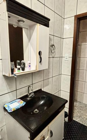 Casa à venda com 130m², 5 quartos e 2 vagas Casa à venda com 130m², 5 quartos e 2 vagasBanheiro