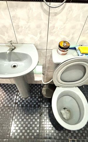 Casa à venda com 130m², 5 quartos e 2 vagas Casa à venda com 130m², 5 quartos e 2 vagasBanheiro