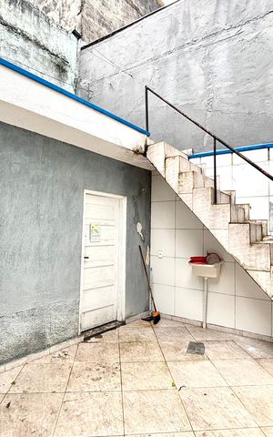 Casa à venda com 130m², 5 quartos e 2 vagas Casa à venda com 130m², 5 quartos e 2 vagasÁrea de Serviço