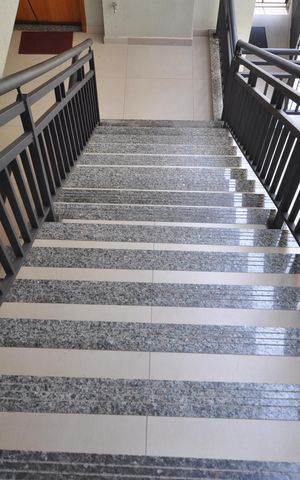 Apartamento para alugar com 36m², 1 quarto e sem vagaEscada de acesso
