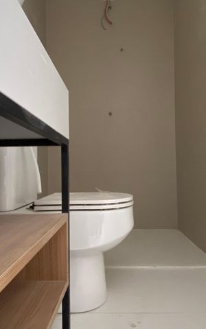 Apartamento à venda com 37m², 2 quartos e sem vaga Apartamento à venda com 37m², 2 quartos e sem vagaBanheiro Social