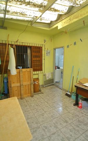 Casa à venda com 250m², 3 quartos e 6 vagasQuintal 