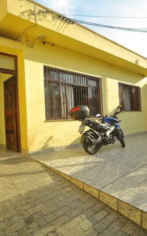 Casa à venda com 250m², 3 quartos e 6 vagasFachada - Vista interna 