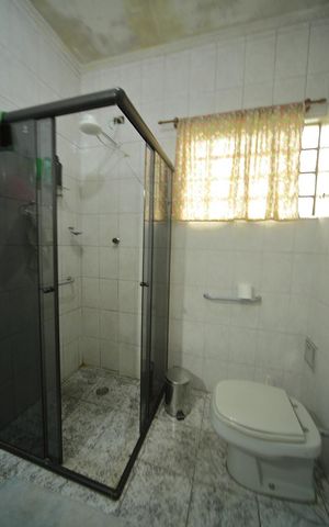 Casa à venda com 250m², 3 quartos e 6 vagasBanheiro 2 