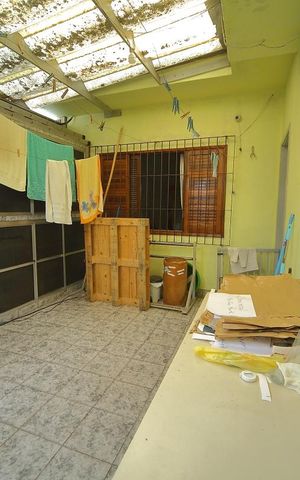 Casa à venda com 250m², 3 quartos e 6 vagasQuintal 