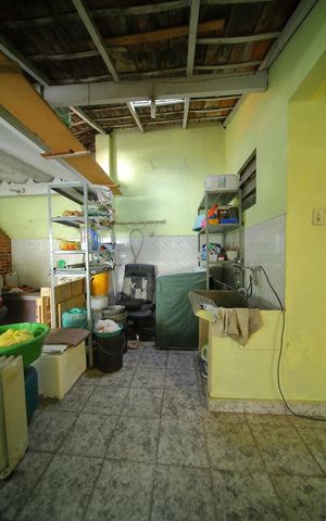 Casa à venda com 250m², 3 quartos e 6 vagasÁrea de serviço 