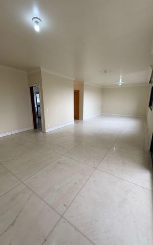 Apartamento à venda com 200m², 4 quartos e 4 vagas Apartamento à venda com 200m², 4 quartos e 4 vagasSala