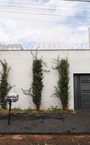 Casa para alugar com 128m², 2 quartos e 2 vagasFachada