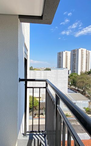 Apartamento à venda com 43m², 2 quartos e 1 vaga Apartamento à venda com 43m², 2 quartos e 1 vagaVaranda