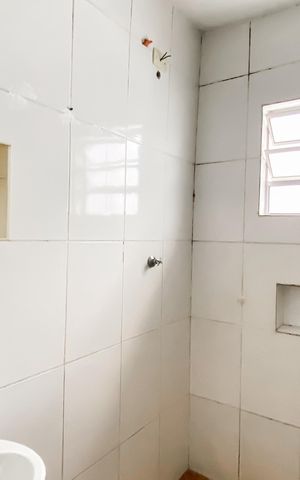 Casa para alugar com 80m², 1 quarto e 1 vaga Casa para alugar com 80m², 1 quarto e 1 vagaBanheiro social