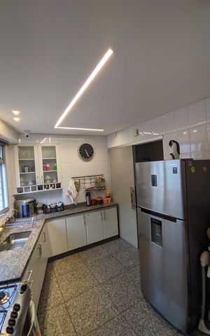 Apartamento à venda com 120m², 3 quartos e 2 vagas Apartamento à venda com 120m², 3 quartos e 2 vagascozinha