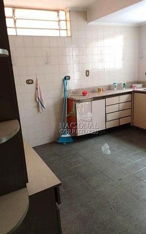 Casa à venda com 273m², 4 quartos e 4 vagas