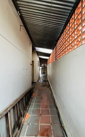 Casa à venda com 341m², 4 quartos e 3 vagas Casa à venda com 341m², 4 quartos e 3 vagasÁrea externa