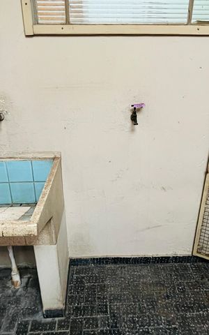 Casa à venda com 341m², 4 quartos e 3 vagas Casa à venda com 341m², 4 quartos e 3 vagasÁrea de serviço