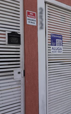 Apartamento para alugar com 70m², 2 quartos e 2 vagasFachada com a plaquinha