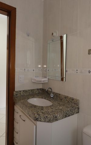Apartamento para alugar com 70m², 2 quartos e 2 vagasBanheiro da Suíte