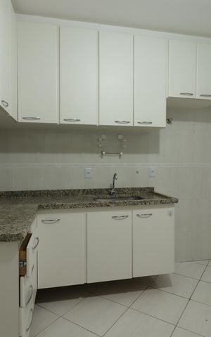 Apartamento para alugar com 70m², 2 quartos e 2 vagasCozinha