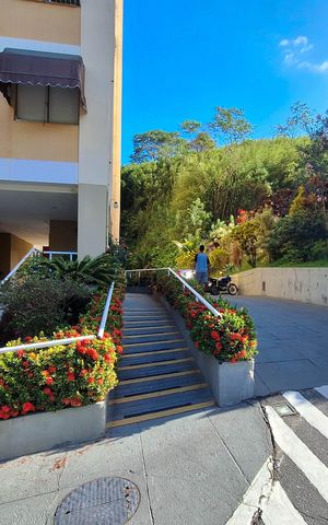Apartamento à venda com 54m², 2 quartos e 1 vaga Apartamento à venda com 54m², 2 quartos e 1 vagaFachada do bloco