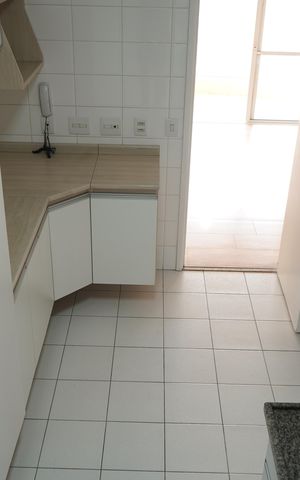 Apartamento para alugar com 93m², 2 quartos e 2 vagasCozinha