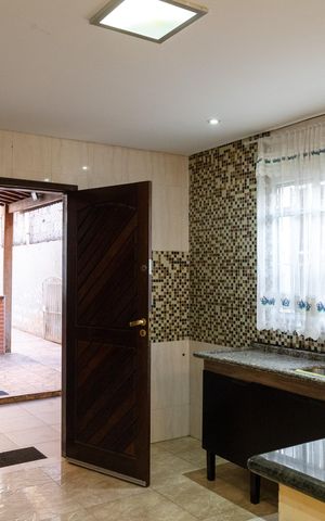 Casa para alugar com 150m², 3 quartos e 2 vagasCozinha