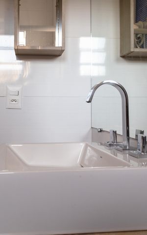 Casa para alugar com 150m², 3 quartos e 2 vagasBanheiro social