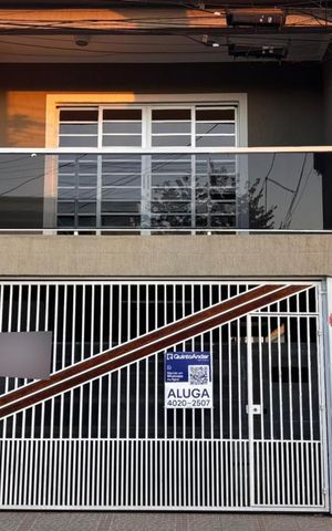 Casa para alugar com 150m², 3 quartos e 2 vagas Casa para alugar com 150m², 3 quartos e 2 vagasFachada