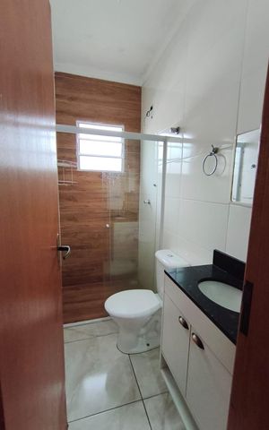 Casa de condomínio para alugar com 55m², 2 quartos e sem vagaBanheiro 