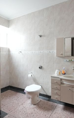 Casa à venda com 296m², 3 quartos e 4 vagasBanheiro Social