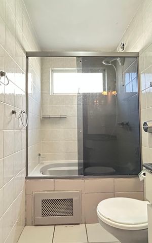 Apartamento para alugar com 110m², 3 quartos e 1 vaga Apartamento para alugar com 110m², 3 quartos e 1 vagaBanheiro suíte